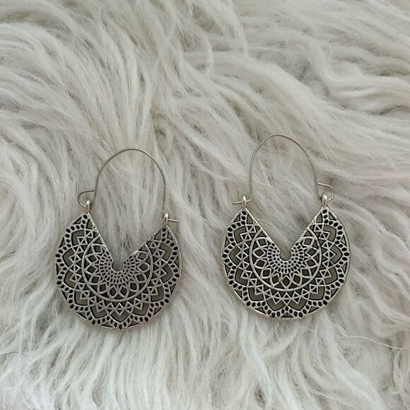 Jewelry - Silver hoop
